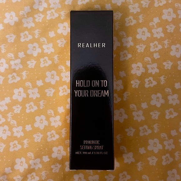 RealHer Probiotic Setting Spray & Clear/Black Makeup Clutch Set - Picture 3 of 13